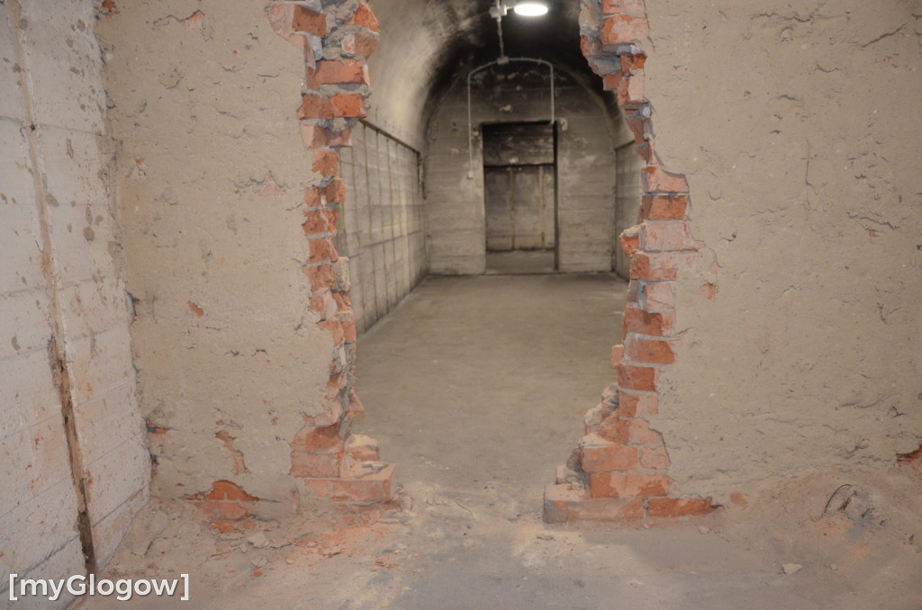 Wejście do podziemnego szpitala w Głogowie