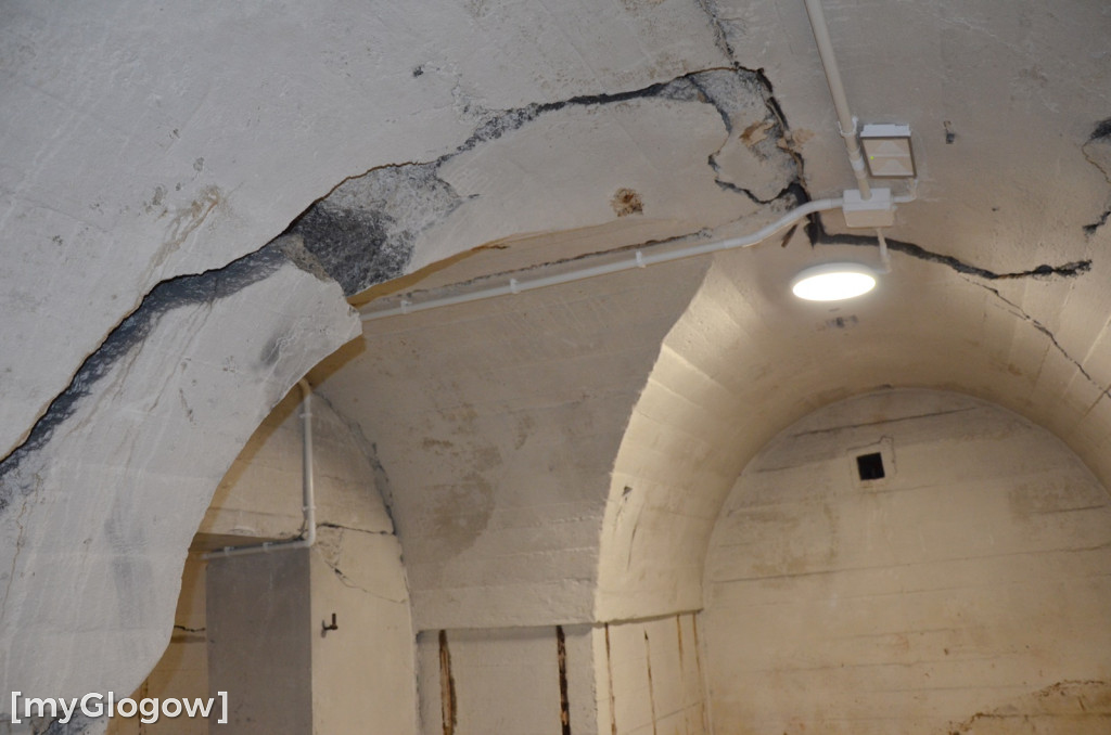 Wejście do podziemnego szpitala w Głogowie