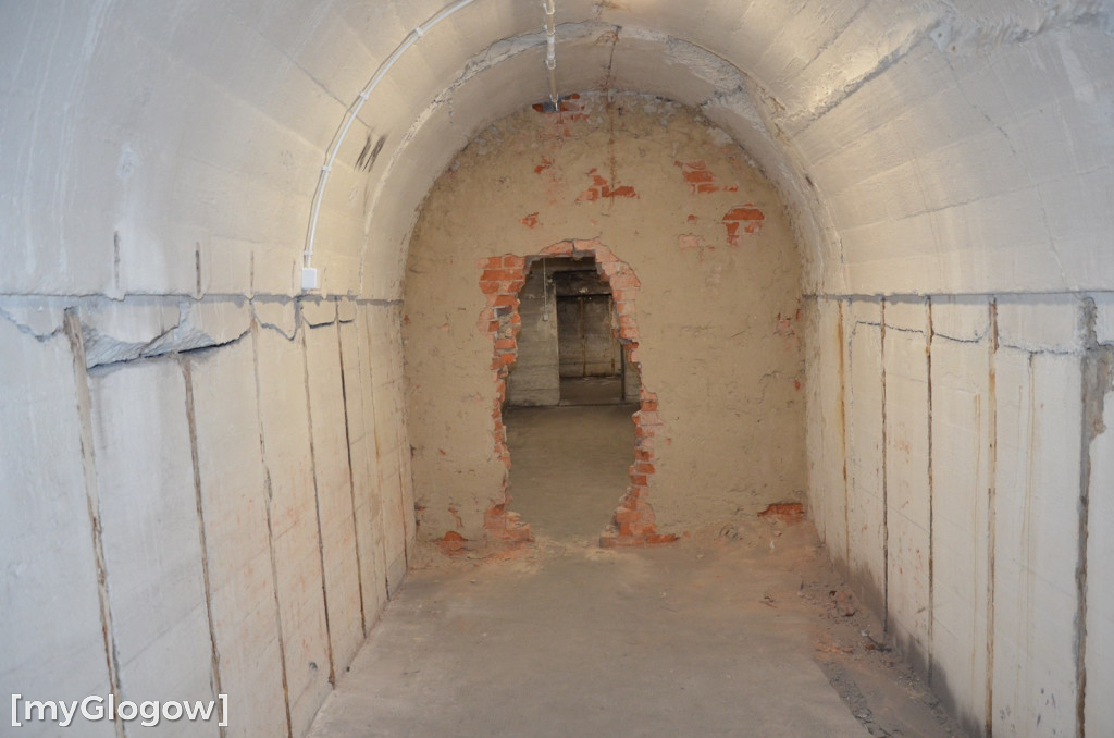 Wejście do podziemnego szpitala w Głogowie