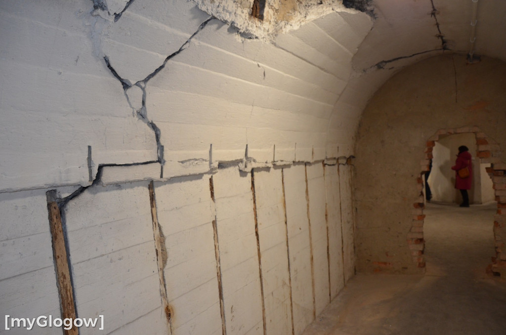 Wejście do podziemnego szpitala w Głogowie