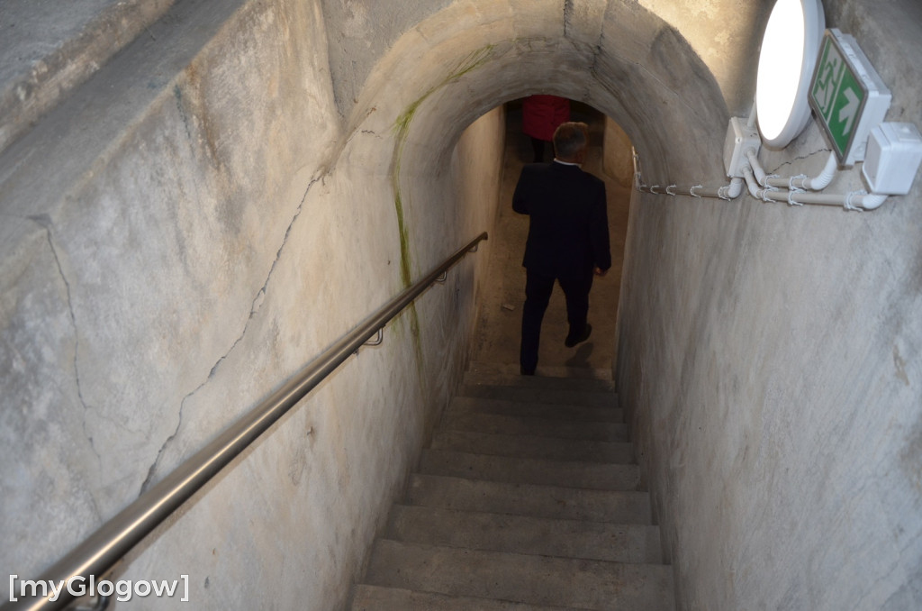 Wejście do podziemnego szpitala w Głogowie