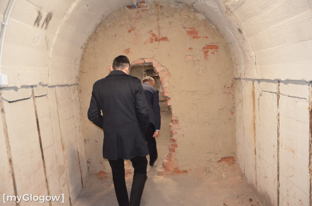 Wejście do podziemnego szpitala w Głogowie