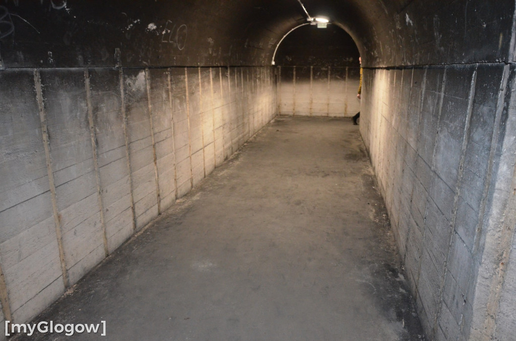 Wejście do podziemnego szpitala w Głogowie