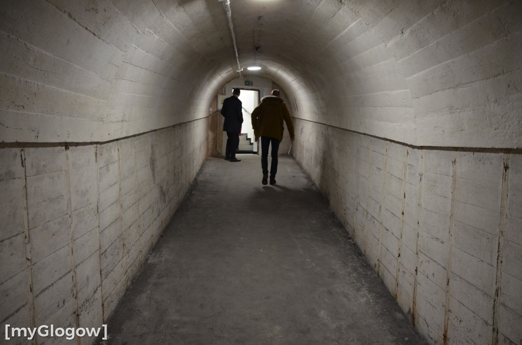 Wejście do podziemnego szpitala w Głogowie