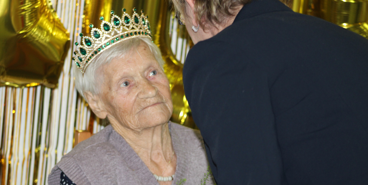 Stulatka ukoronowana! Sto lat Pani Janiny