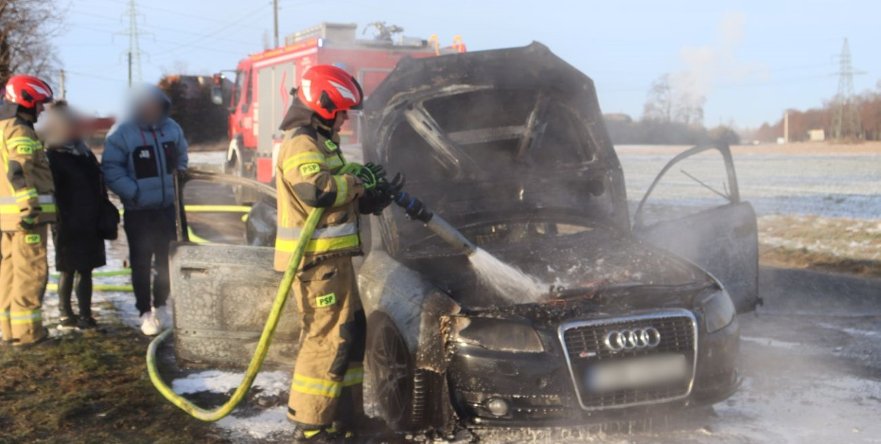 Pożar samochodu pod Głogowem