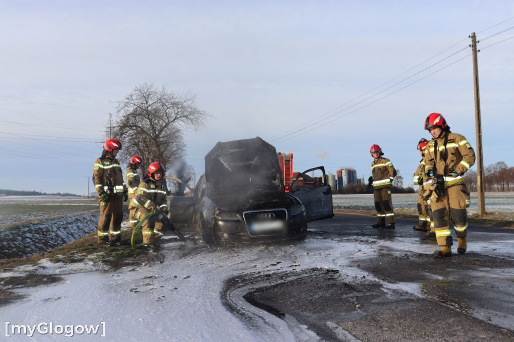 Pożar samochodu pod Głogowem