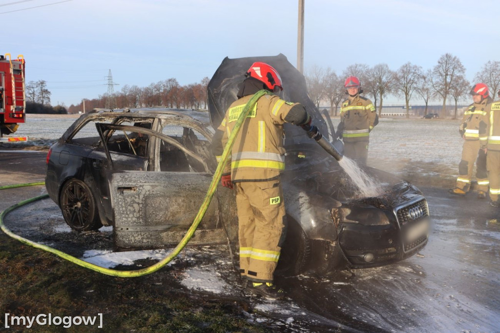 Pożar samochodu pod Głogowem