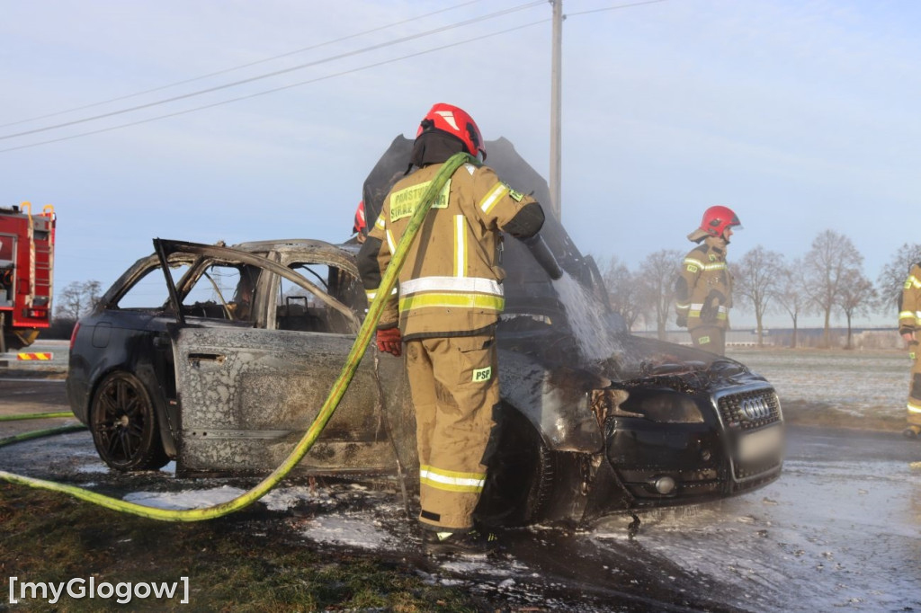 Pożar samochodu pod Głogowem