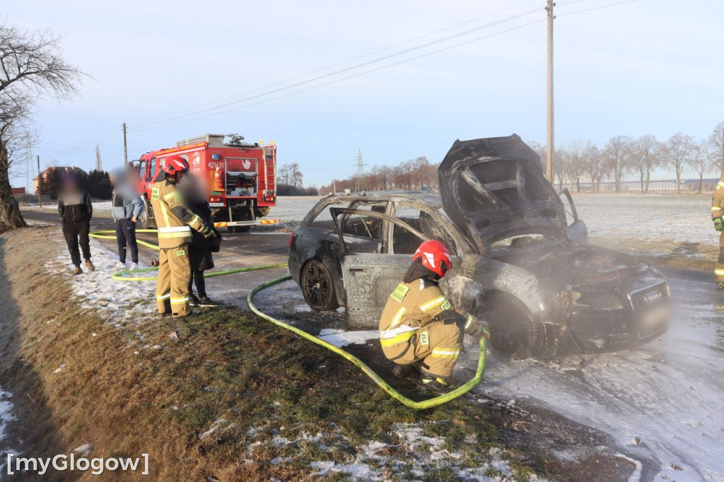 Pożar samochodu pod Głogowem