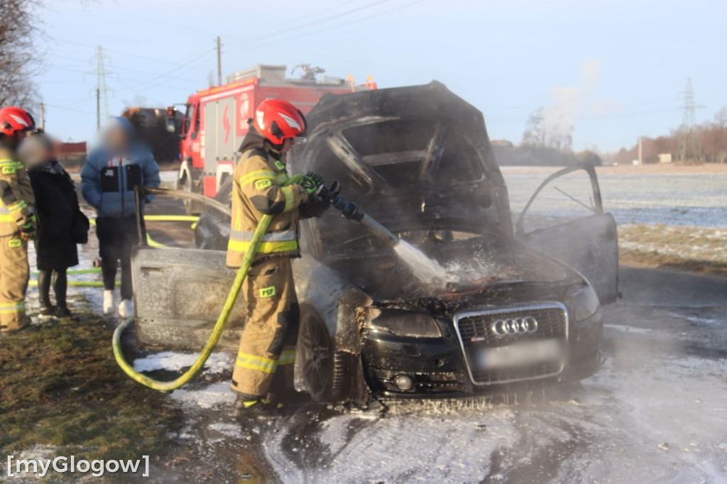 Pożar samochodu pod Głogowem