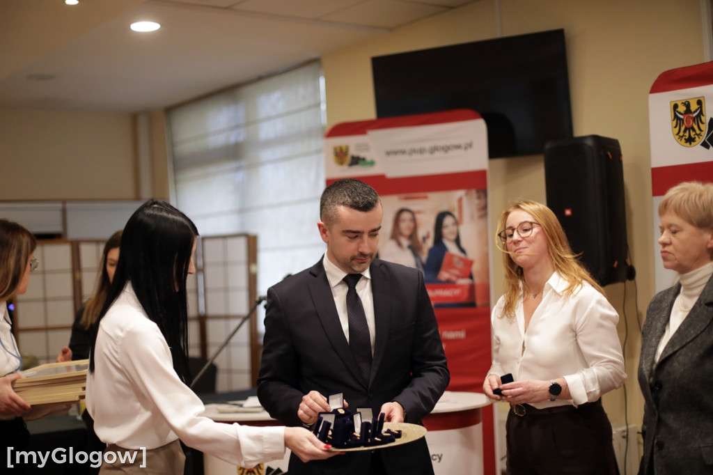 Złote Herby Powiatu Głogowskiego