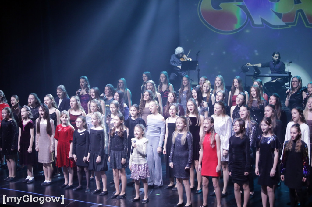 Piękny świąteczny koncert Rewii