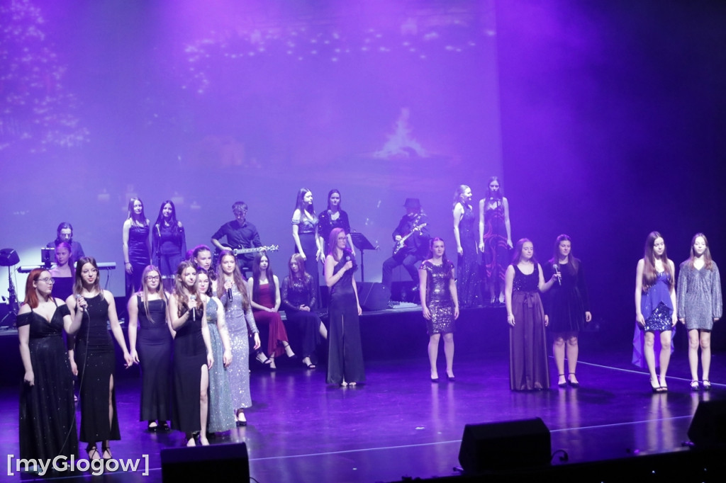 Piękny świąteczny koncert Rewii