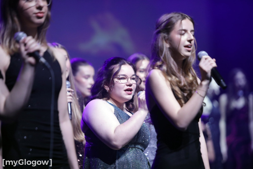 Piękny świąteczny koncert Rewii