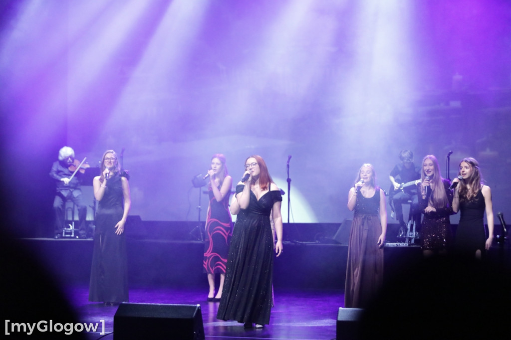 Piękny świąteczny koncert Rewii