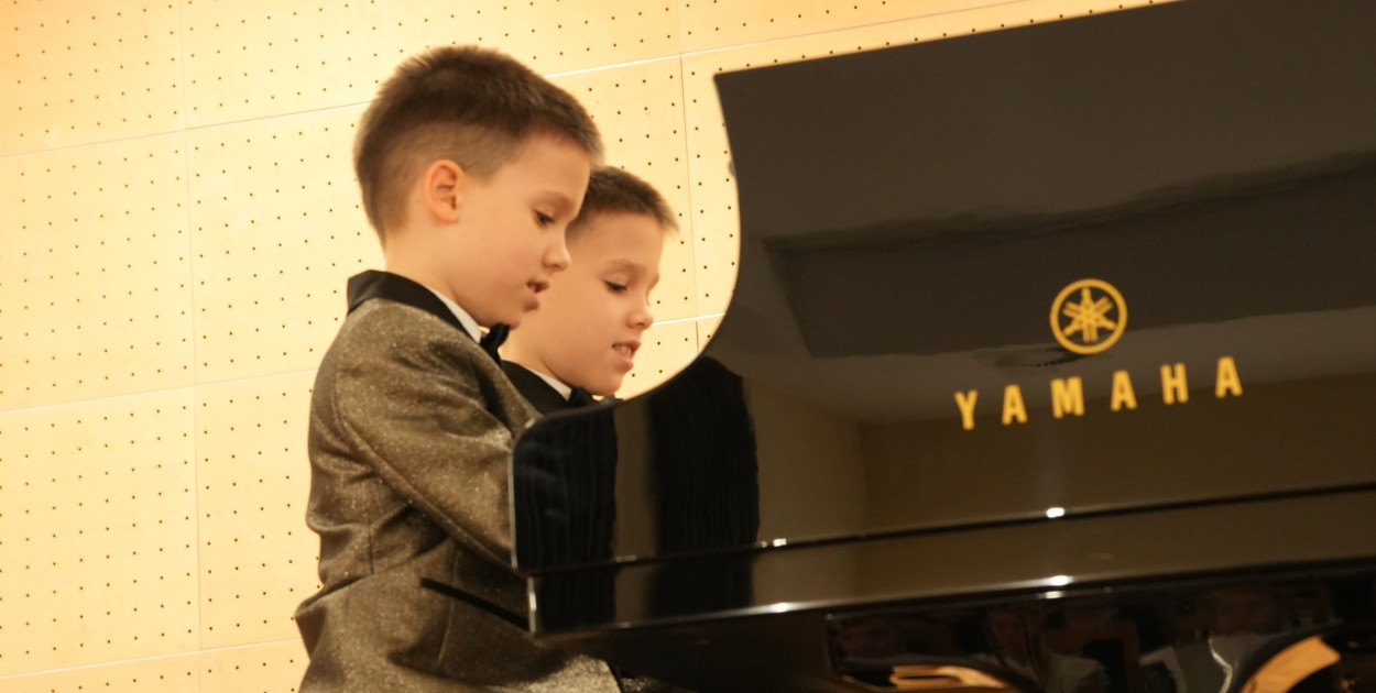 Najmłodsi uczniowie zagrali pierwszy koncert