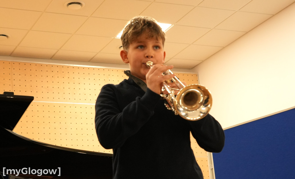 Najmłodsi uczniowie zagrali pierwszy koncert