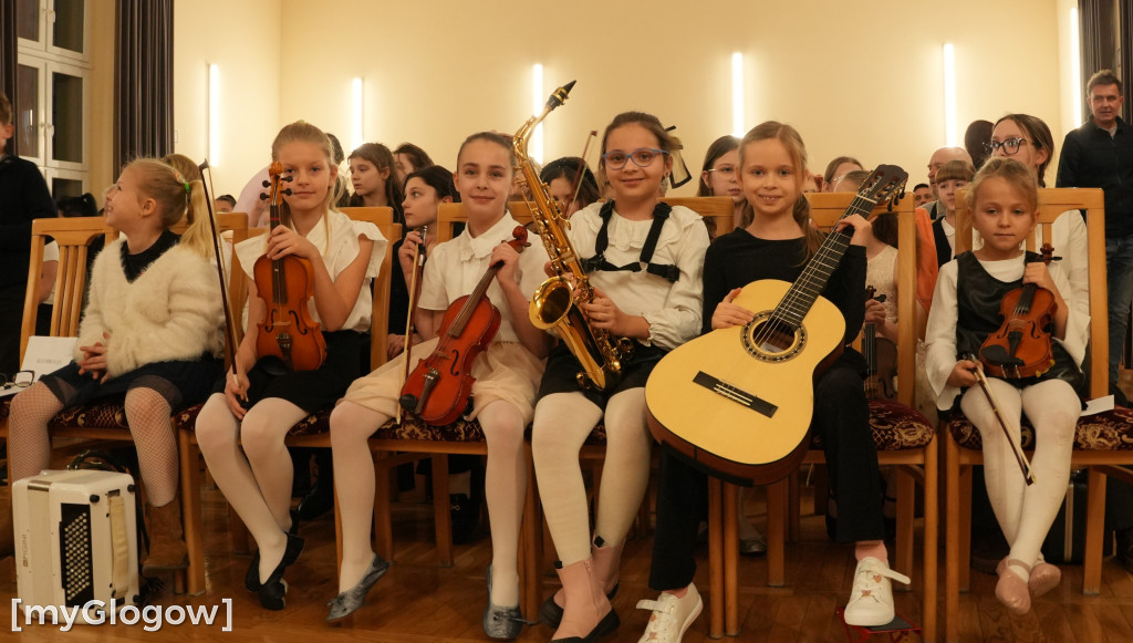 Najmłodsi uczniowie zagrali pierwszy koncert