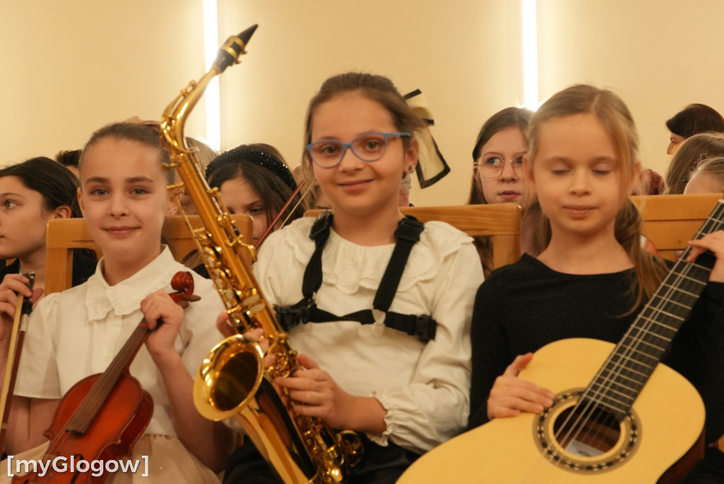 Najmłodsi uczniowie zagrali pierwszy koncert