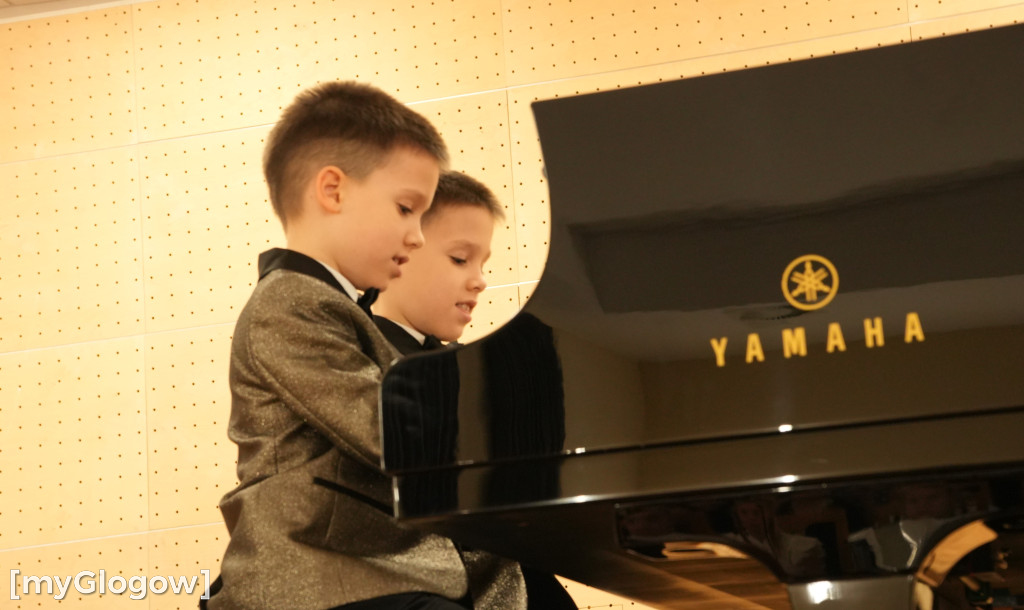 Najmłodsi uczniowie zagrali pierwszy koncert