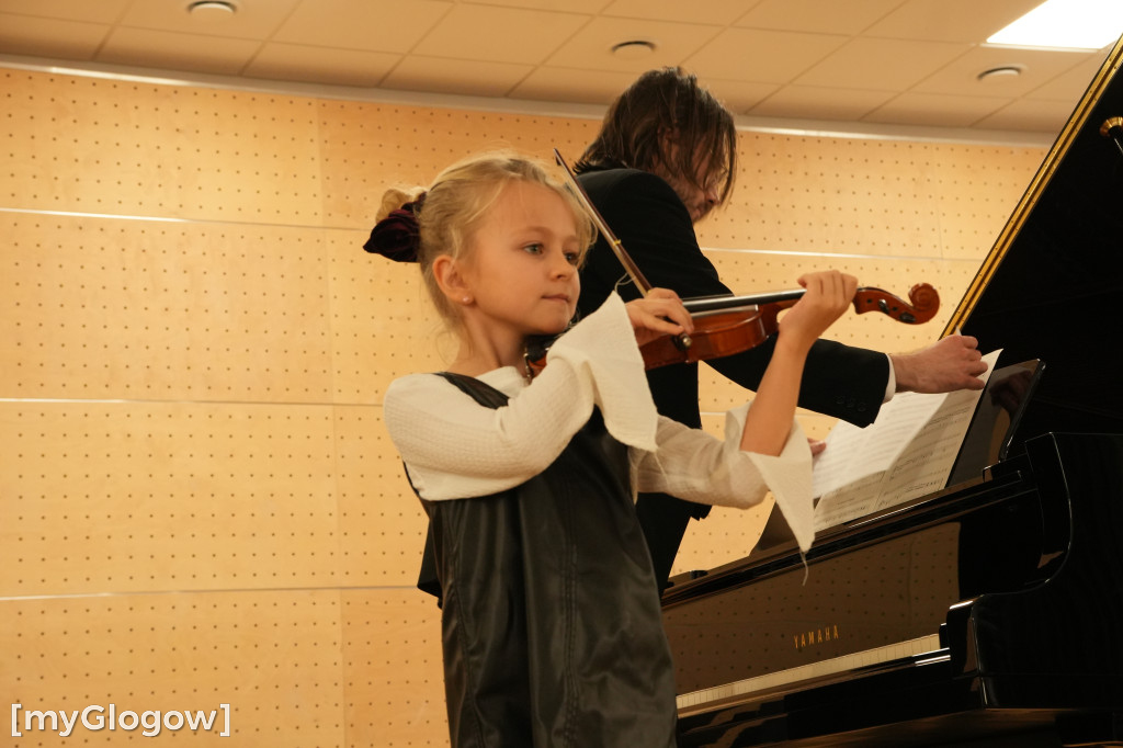 Najmłodsi uczniowie zagrali pierwszy koncert
