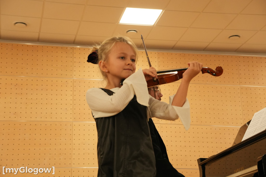 Najmłodsi uczniowie zagrali pierwszy koncert