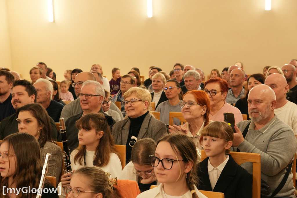 Najmłodsi uczniowie zagrali pierwszy koncert