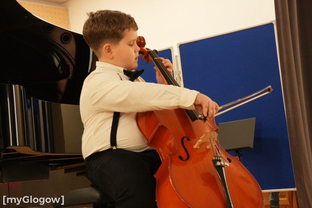 Najmłodsi uczniowie zagrali pierwszy koncert