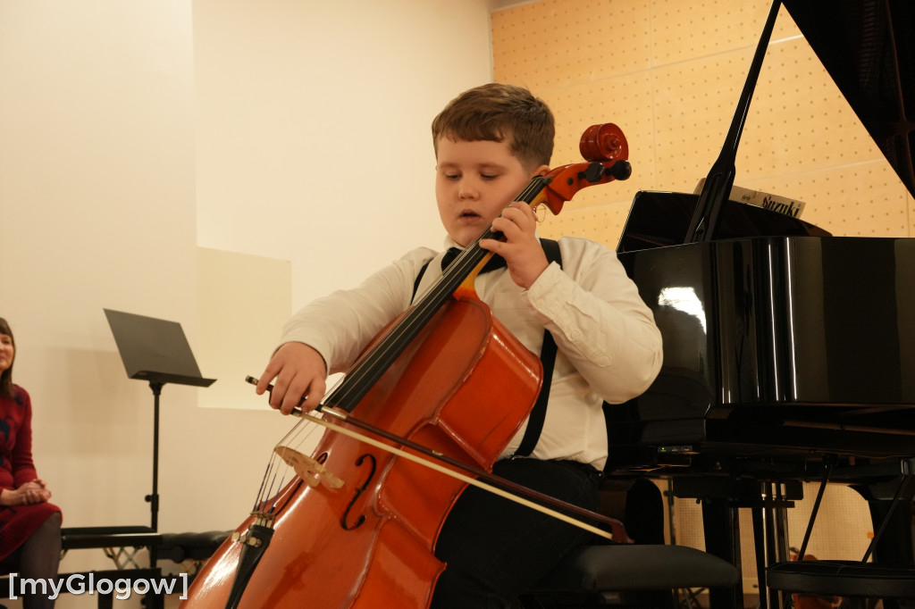 Najmłodsi uczniowie zagrali pierwszy koncert