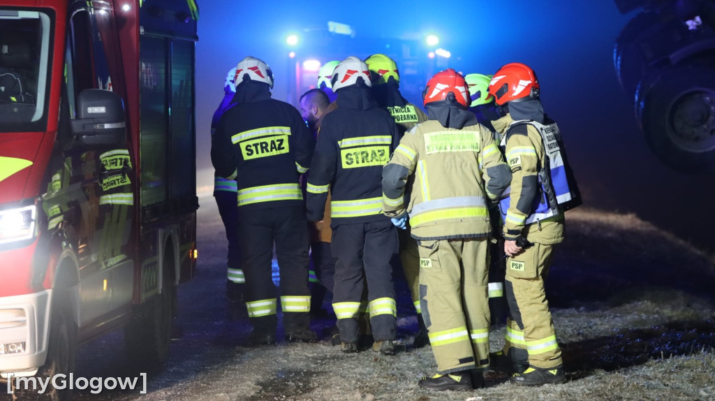 Ciężarówka w rowie pod Głogowem