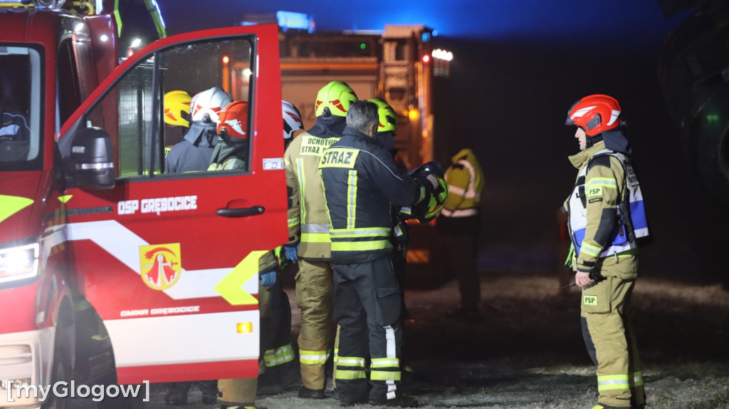 Ciężarówka w rowie pod Głogowem