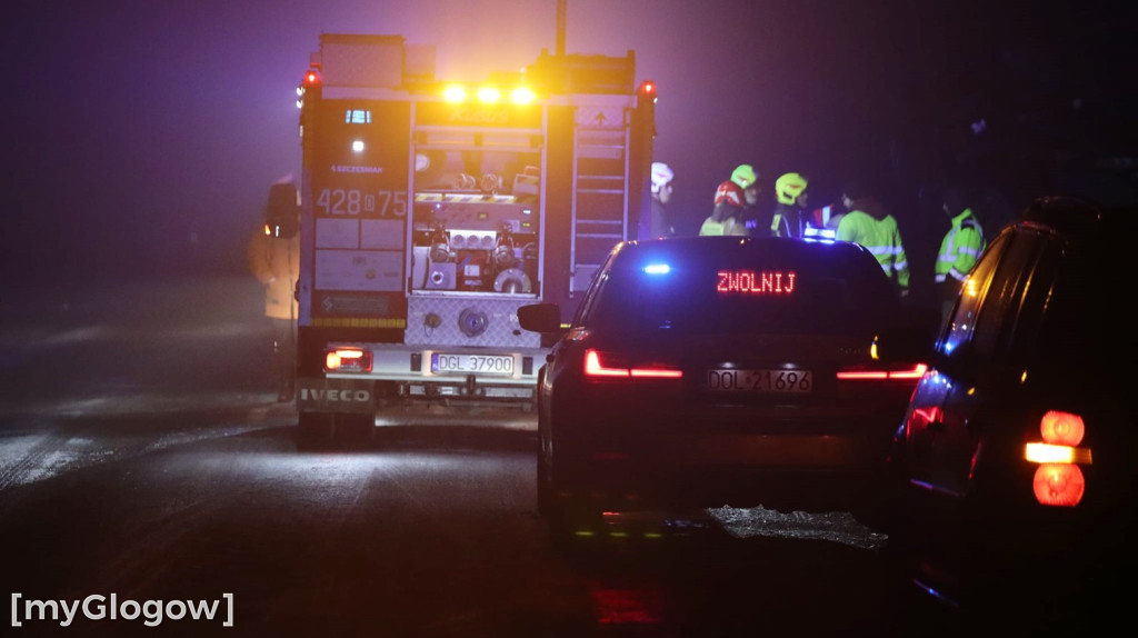 Ciężarówka w rowie pod Głogowem