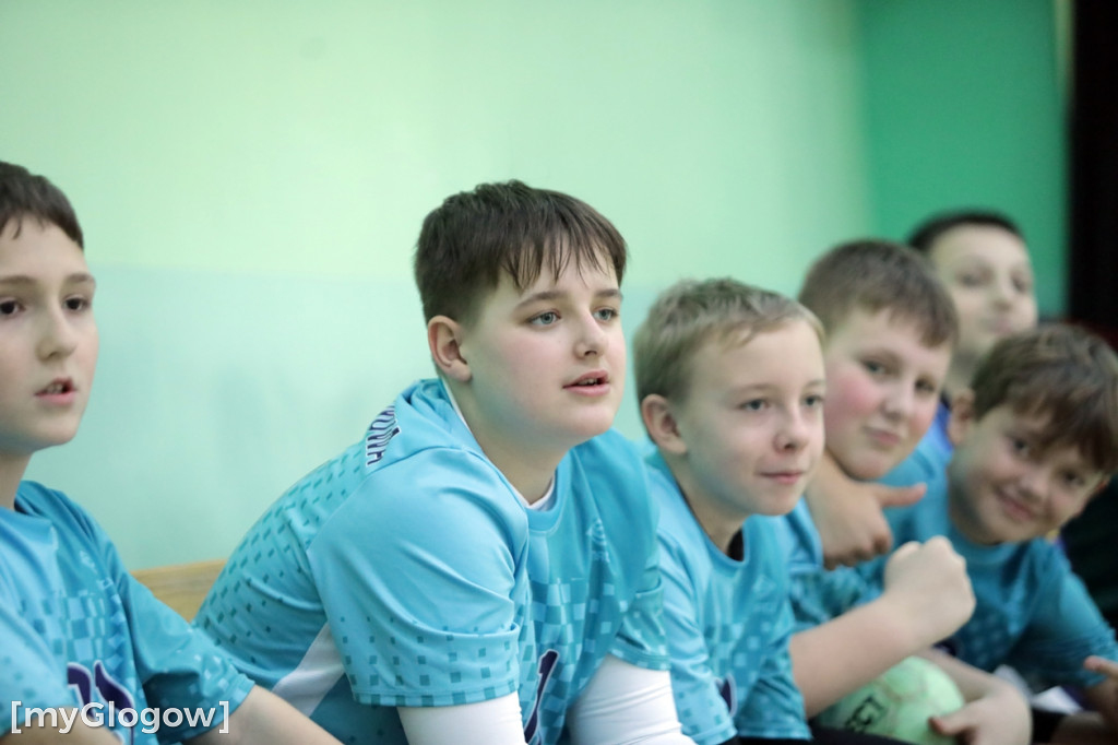 Osiem szkół w turnieju w piłkę ręczną