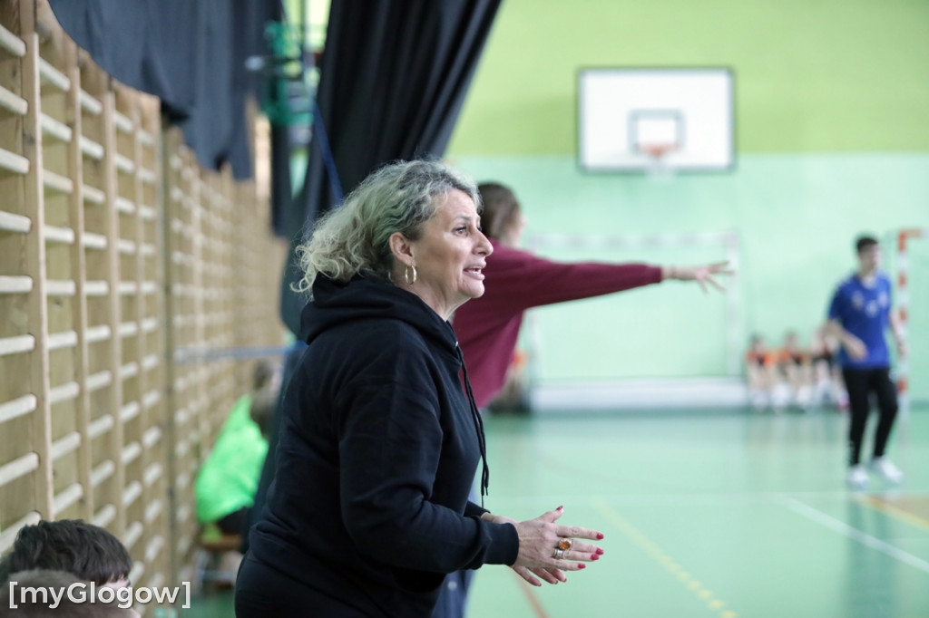 Osiem szkół w turnieju w piłkę ręczną