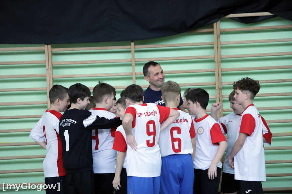 Osiem szkół w turnieju w piłkę ręczną