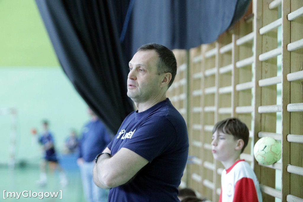 Osiem szkół w turnieju w piłkę ręczną