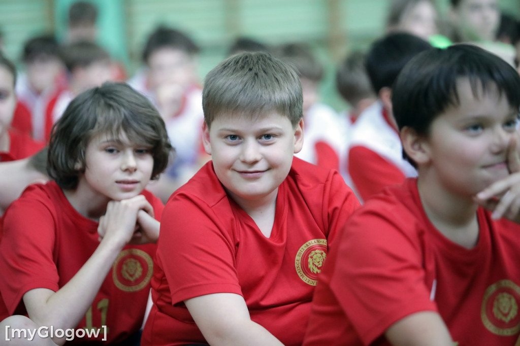 Osiem szkół w turnieju w piłkę ręczną