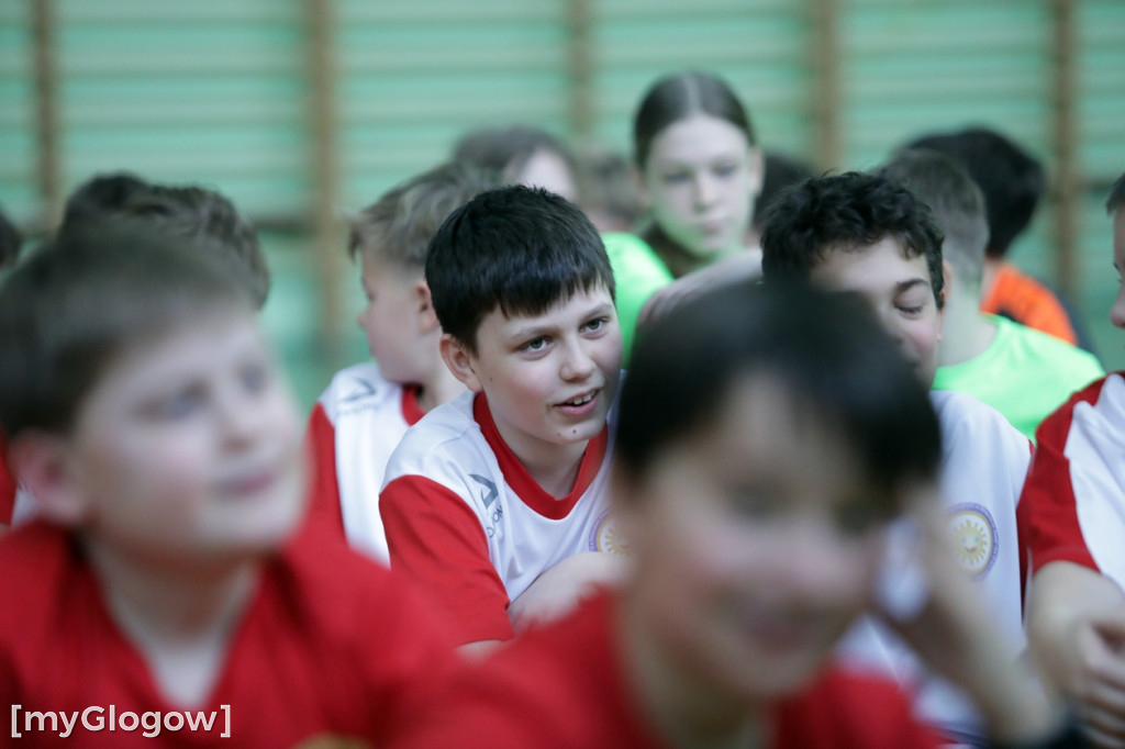 Osiem szkół w turnieju w piłkę ręczną