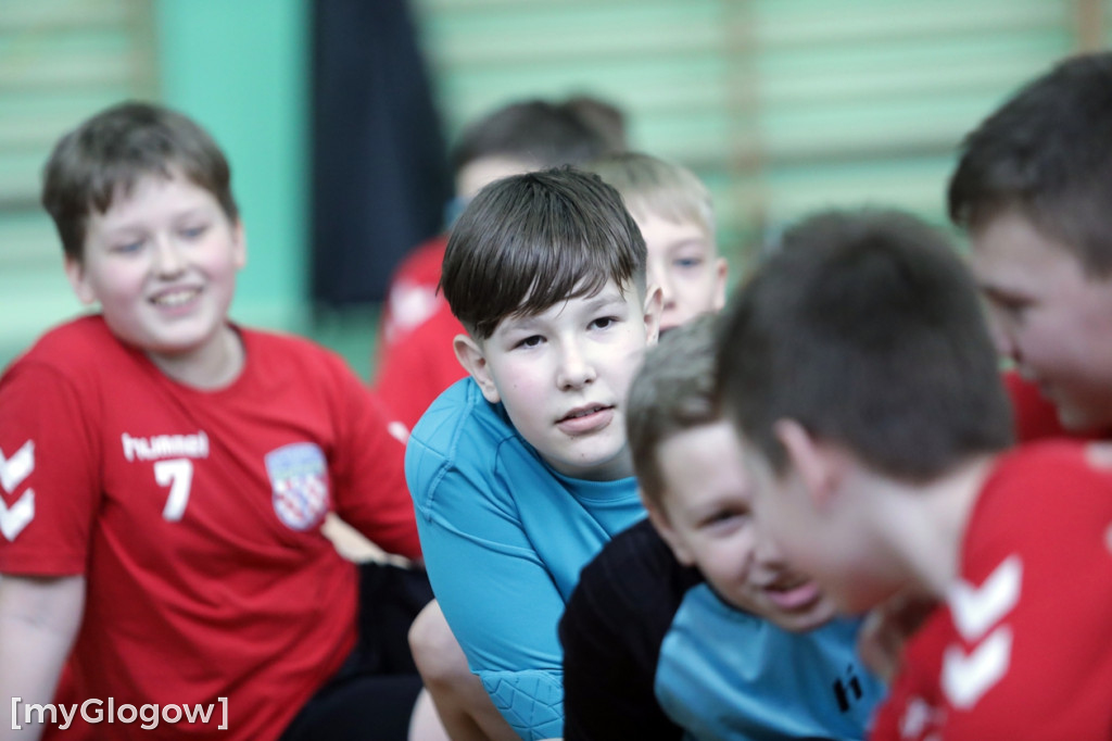 Osiem szkół w turnieju w piłkę ręczną