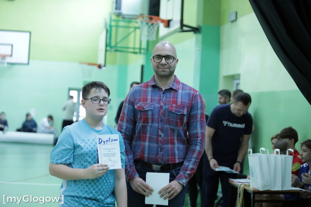 Osiem szkół w turnieju w piłkę ręczną