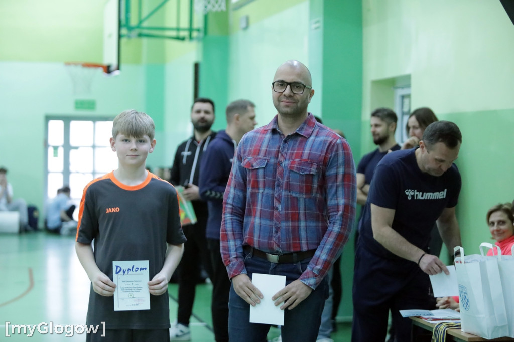 Osiem szkół w turnieju w piłkę ręczną