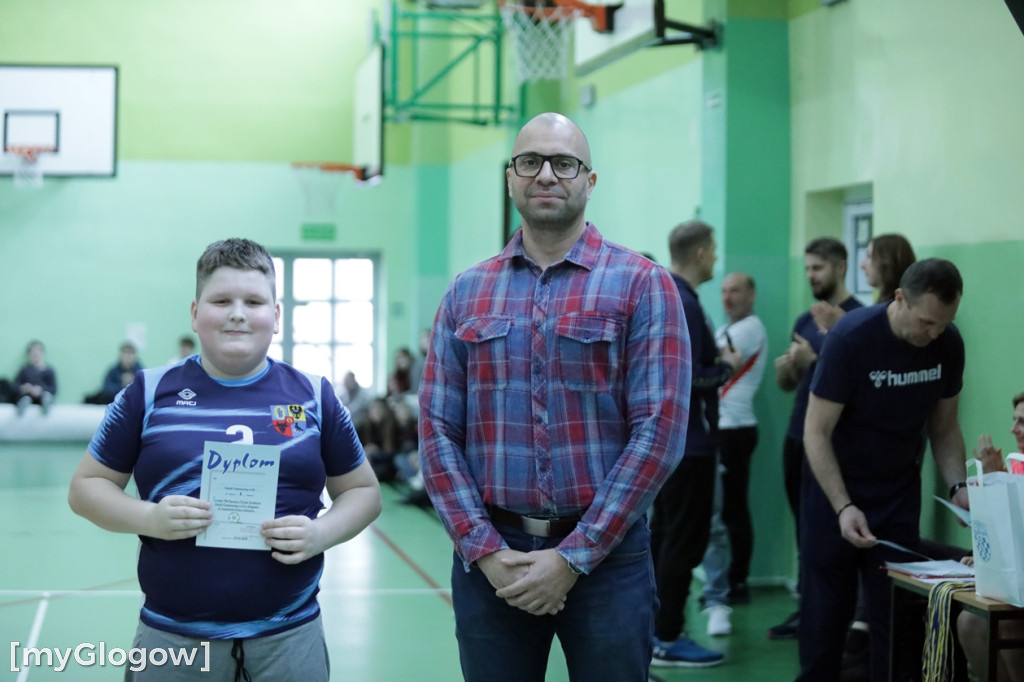 Osiem szkół w turnieju w piłkę ręczną