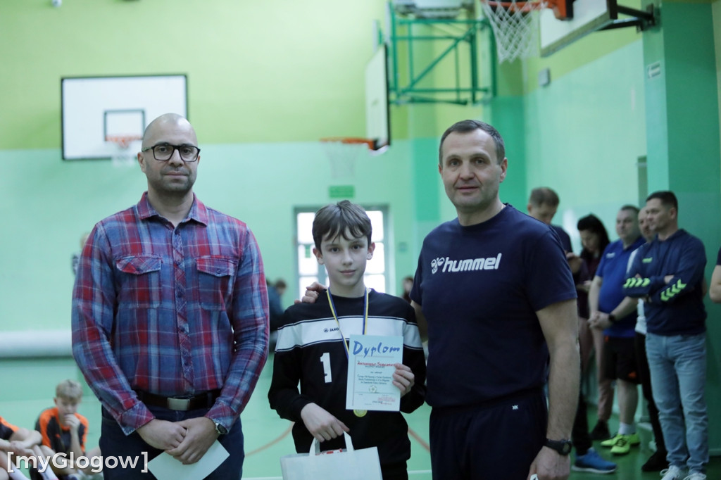 Osiem szkół w turnieju w piłkę ręczną