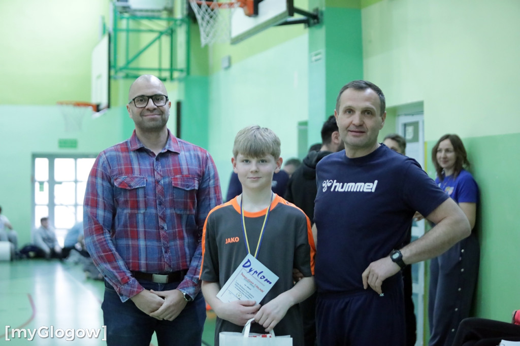 Osiem szkół w turnieju w piłkę ręczną