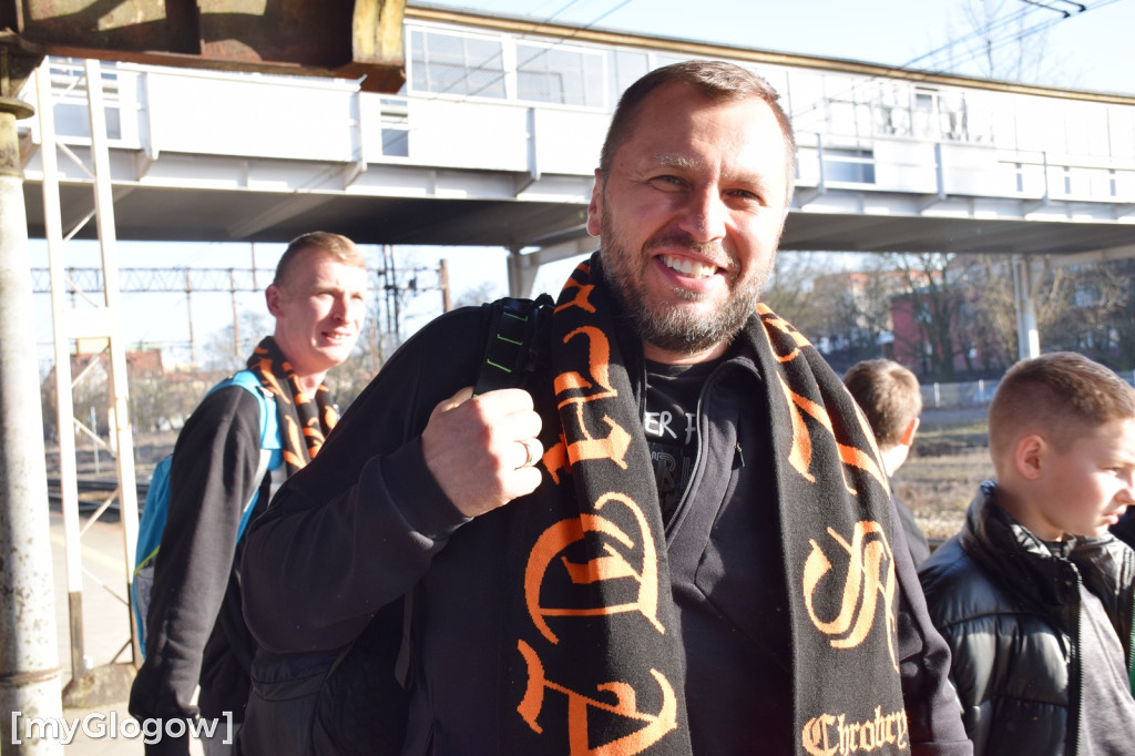 Specjalny pociąg z kibicami Chrobrego Głogów