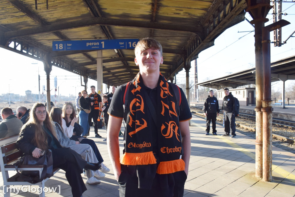 Specjalny pociąg z kibicami Chrobrego Głogów