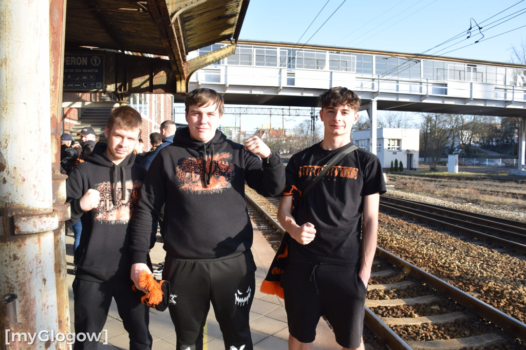 Specjalny pociąg z kibicami Chrobrego Głogów