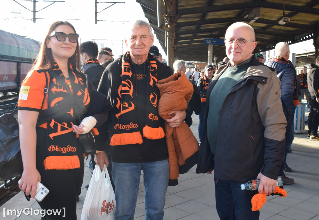 Specjalny pociąg z kibicami Chrobrego Głogów