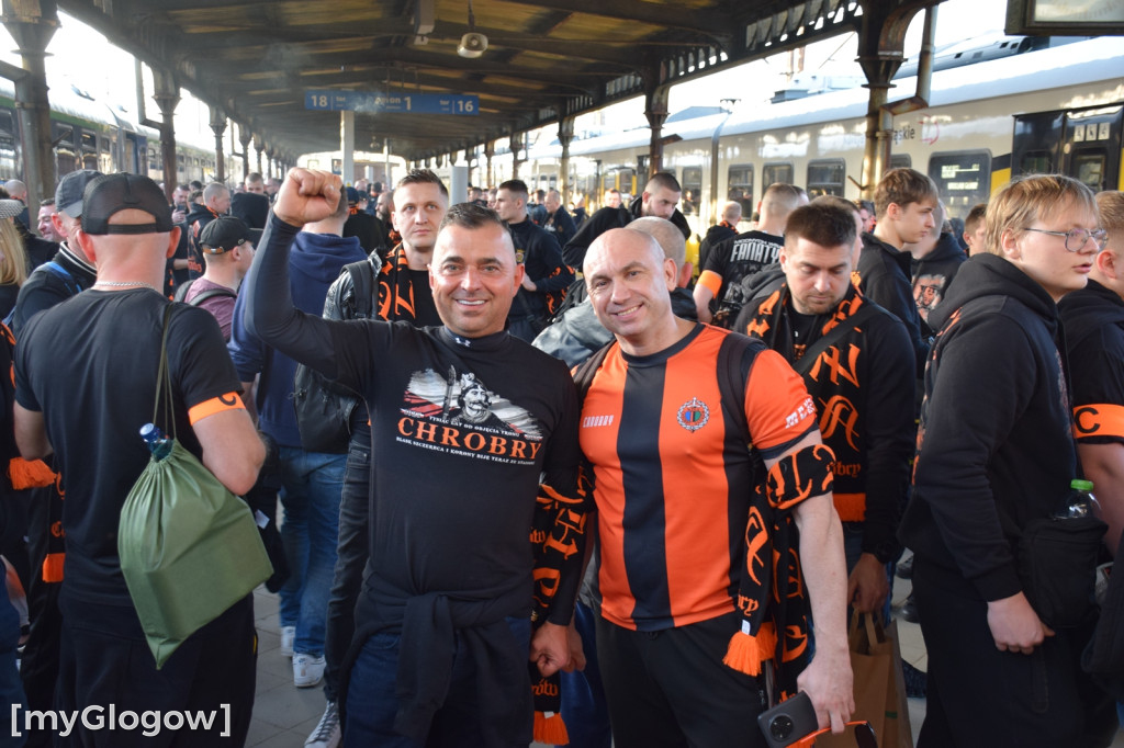 Specjalny pociąg z kibicami Chrobrego Głogów